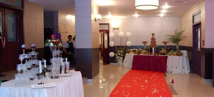 斯拉蒂纳公园华美达酒店(Ramada by Wyndham Slatina Parc)图片