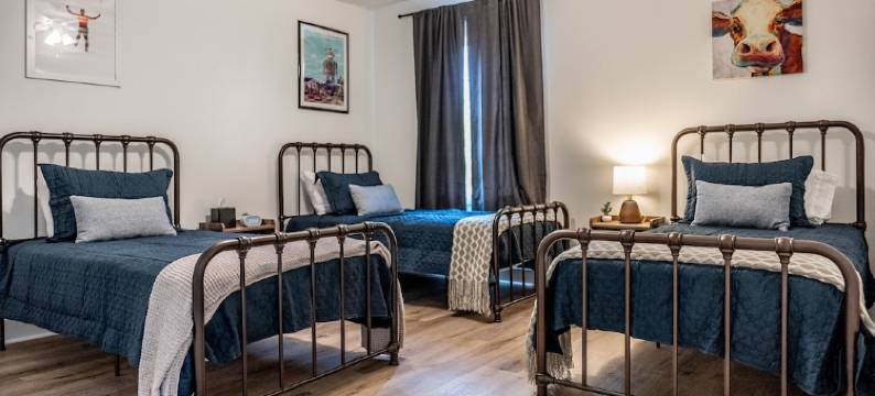 New Build! 5 Bedrooms & 3.5 Baths! 5 Minutes to Golf and the Village图片