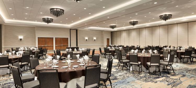 蒙特雷湾海滨希尔顿大使套房酒店(Embassy Suites by Hilton Monterey Bay Seaside)图片