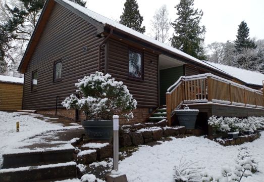 2 Bed Cottage Sleeps 4 -Private Garden -Pets Okay Hotel Overview