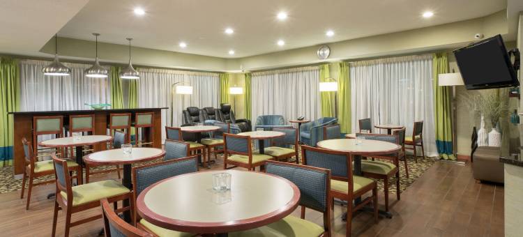 桑顿温德姆呗盟酒店(Baymont by Wyndham Thornton)图片