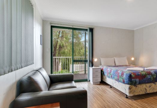 Riverview Tourist Park Hotel Overview