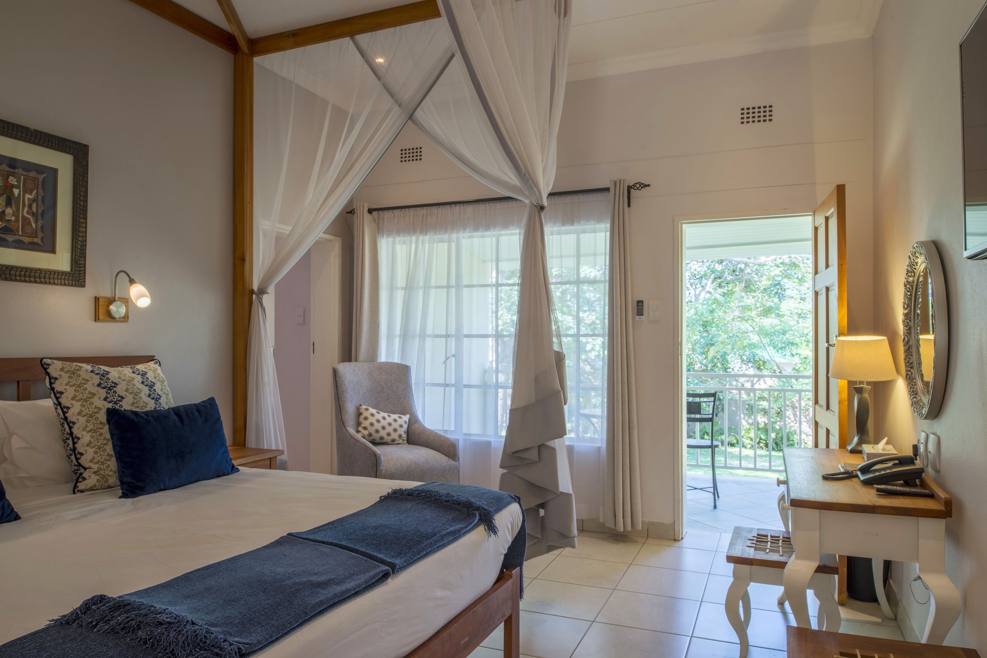 Batonka Guest LodgeOver view