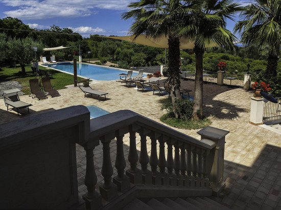 特努塔圣德克拉酒店