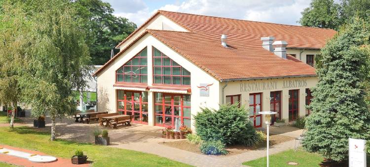 伯恩斯坦艾凯米德度假村(Bernstein Acamed Resort)图片