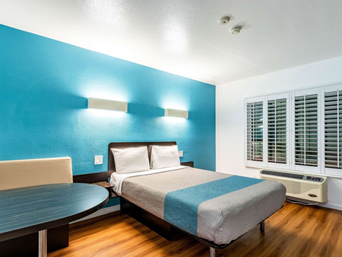 芳泉谷亨廷顿海滩区6号汽车旅馆