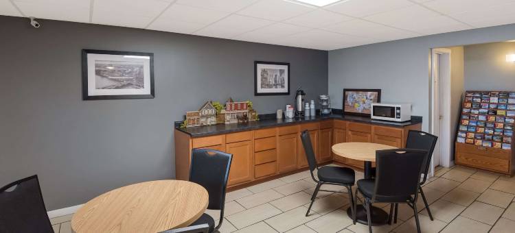 巴西郊区工作室(Suburban Studios Brazil)图片