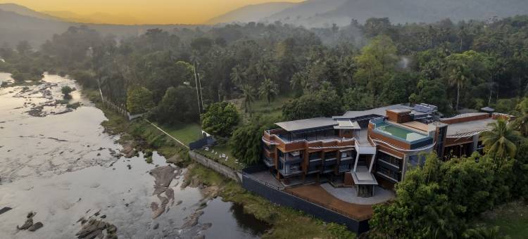 斯特灵阿蒂拉皮里(Sterling Athirappilly)图片