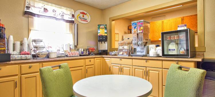 克里斯琴斯堡速8酒店(Super 8 by Wyndham Christiansburg)图片