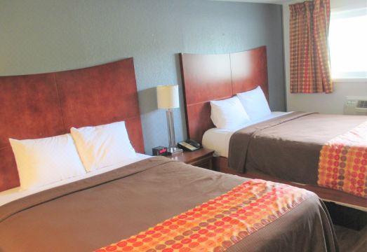 Travel Inn and Suites Hotel Overview