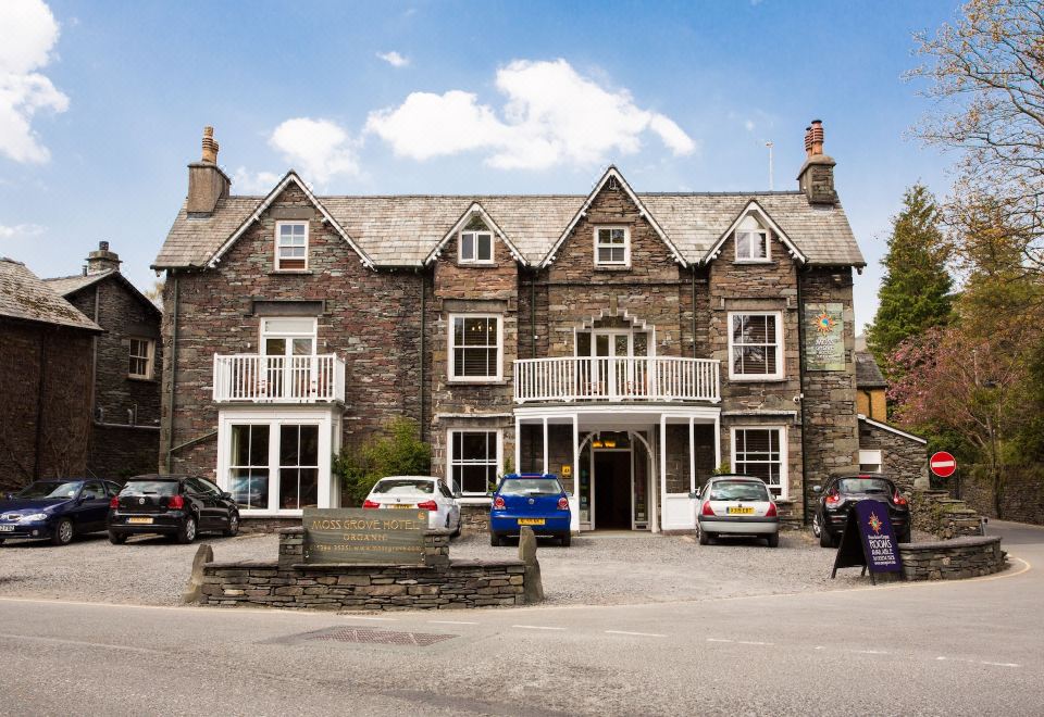 Moss Grove Organic Over view