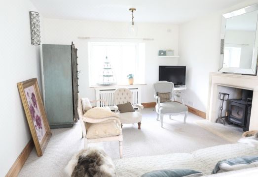 Large Pretty Farmhouse 2 mins from Burford, Cotswolds ,Pet friendly. Big Garden Hotel Overview