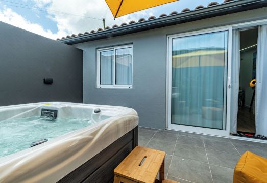 Foral Dreams Accommodation Hotel Overview