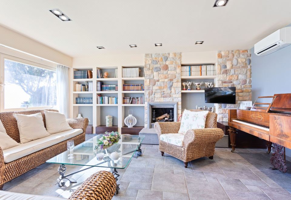 Penelope Seaview Apartment Hotel Overview