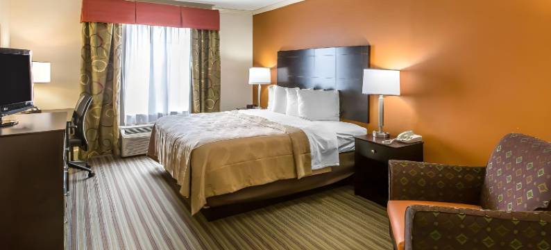 凯艺酒店-近克罗斯维尔坎伯兰山州立公园(Quality Inn Crossville Near Cumberland Mountain State Park)图片