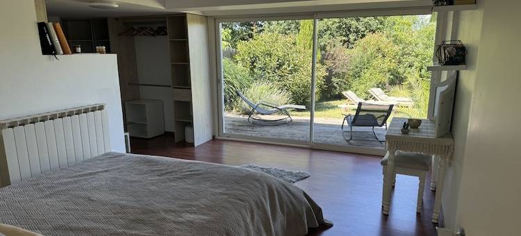 holiday home with indoor pool, Le Porge图片