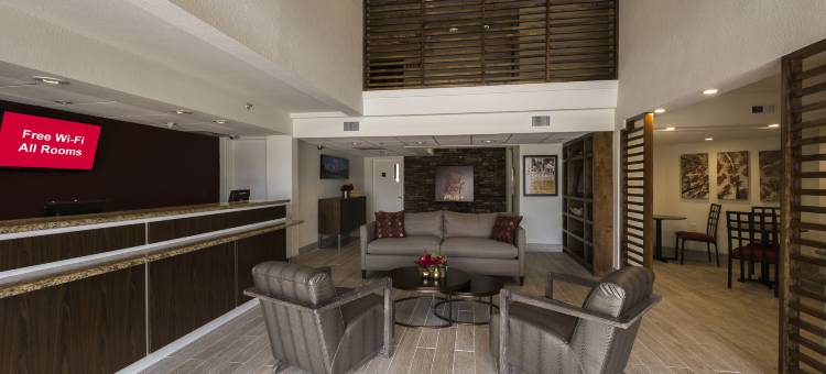 休斯顿能源走廊红顶Plus酒店(Red Roof PLUS+ Houston - Energy Corridor)图片