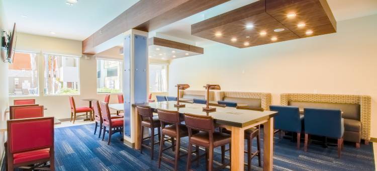 安纳海姆西智选假日酒店(Holiday Inn Express Anaheim West)图片