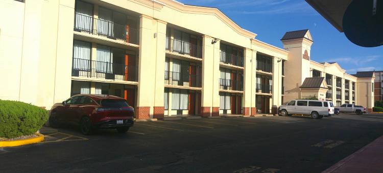 汉普顿红屋顶酒店(Red Roof Inn Hampton Coliseum)图片