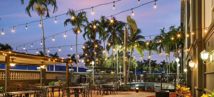 迈阿密机场西拉昆塔温德姆套房酒店(La Quinta Inn & Suites by Wyndham Miami Airport West)图片