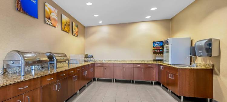 西医学中心舒适套房酒店(Comfort Inn & Suites West - Medical Center)图片