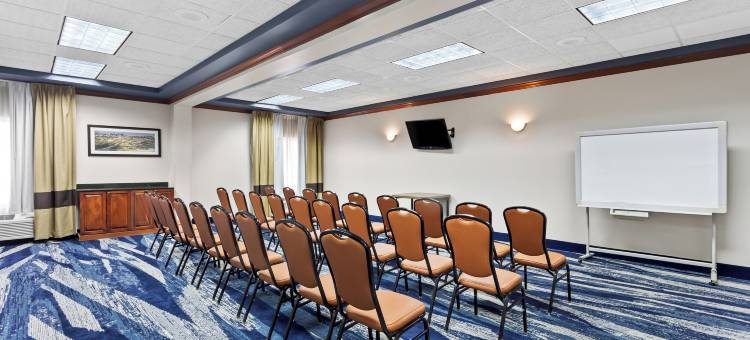 基诺沙普莱曾特普雷里舒适套房酒店(Comfort Inn & Suites Kenosha-Pleasant Prairie)图片