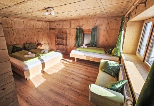 Apart 14 Hotel Overview