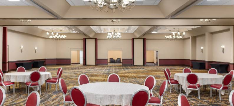 辛辛那提机场希尔顿逸林酒店(DoubleTree by Hilton Hotel Cincinnati Airport)图片