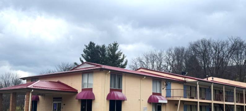 菲卡斯图汽车旅馆(Capital O Fincastle Motor Inn Tazewell)图片