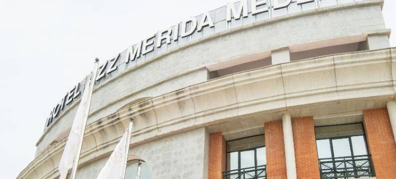 AZZ美里达梅德阿(Azz Merida Medea)图片