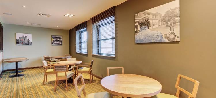 霍舍姆市中心普瑞米尔酒店(Premier Inn Horsham Town Centre)图片