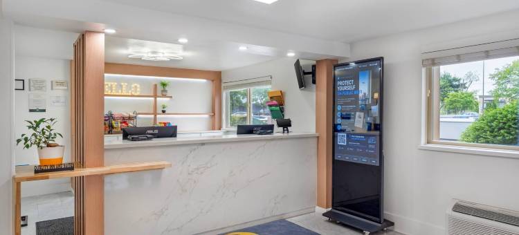 锡尔弗代尔班戈 - 基波特凯艺套房酒店(Quality Inn & Suites Silverdale Bangor-Keyport)图片