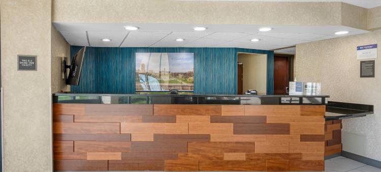 印第安纳波利斯北金字塔贝斯特韦斯特优质酒店(Best Western Plus Indianapolis North at Pyramids)图片