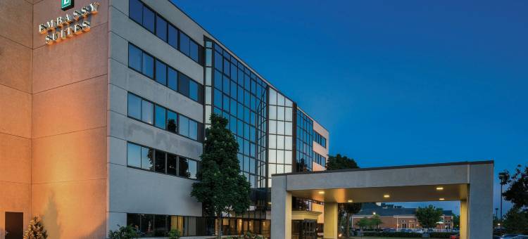 布鲁克菲尔德密尔沃基希尔顿安泊酒店(Embassy Suites by Hilton Milwaukee Brookfield)图片