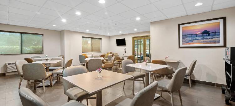 迈尔斯堡舒适酒店(Comfort Inn Fort Myers Northeast)图片