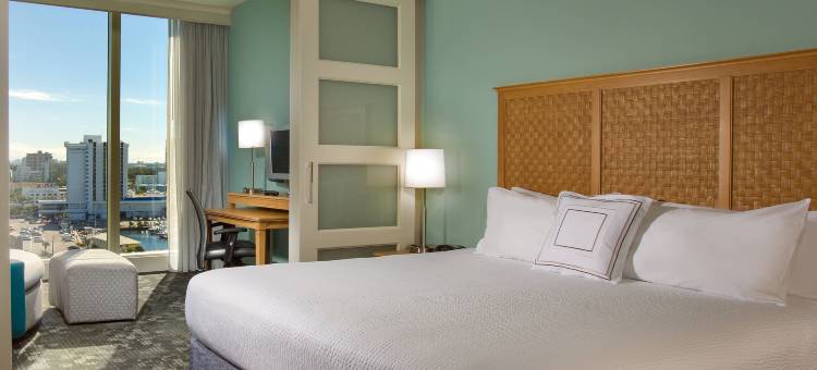 劳德代尔堡海滩万怡酒店(Courtyard by Marriott Oceanside Fort Lauderdale Beach)图片