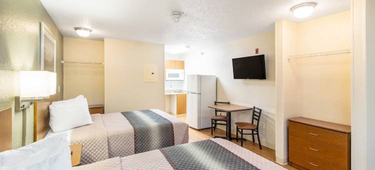 休斯顿家乡一室公寓酒店-西橡树能源走廊(HomeTowne Studios by Red Roof Houston - West Oaks/  Energy Corridor)图片