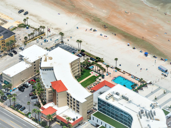 Holiday Inn & Suites 代托纳比奇上的海洋