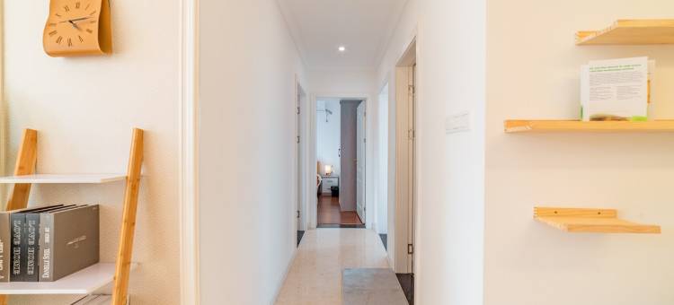 栖牛投影自助民宿(乐山高铁站店)图片