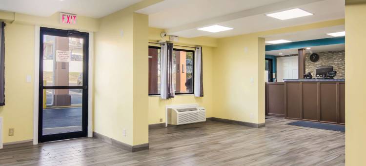 蒙罗维尔匹兹堡罗德威套房酒店(Rodeway Inn & Suites Monroeville-Pittsburgh)图片