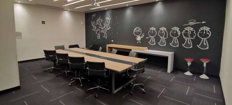 蒙特雷阿波达卡机场区温德姆华美达安可酒店(Ramada Encore by Wyndham Monterrey Apodaca Zona Aeropuerto)图片