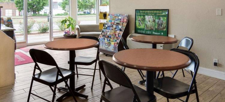 市中心伊克诺旅馆(Econo Lodge Town Center)图片