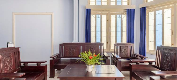 红门修拉伊亚酒店@ 朋多窝索市中心(RedDoorz Syariah @ Bondowoso City Center)图片