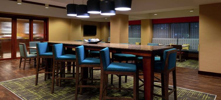 希尔顿欢朋酒店-格林斯伯勒机场(Hampton Inn Greensboro-Airport)图片