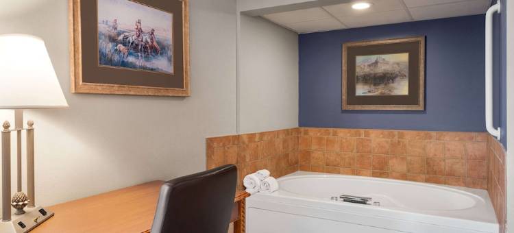 拉勒米怀俄明州大学AmericInn酒店(AmericInn by Wyndham Laramie Near University of Wyoming)图片