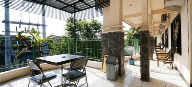 吉塔普里宾馆(Gita Puri RedPartner Blitar)图片