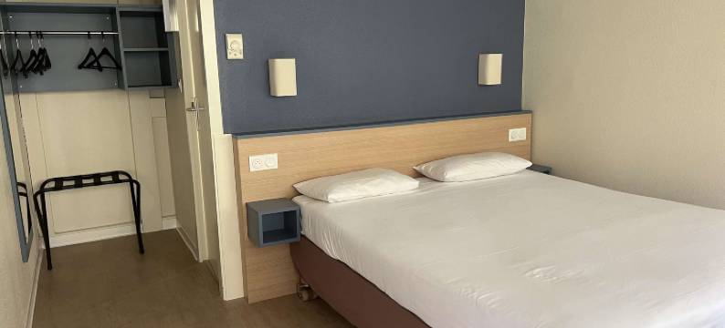 蒙彼利埃圣让德韦达 - 拉佩里埃基里亚德直营酒店(Hôtel Kyriad Direct Montpellier Saint Jean de Vedas La Peyriere)图片