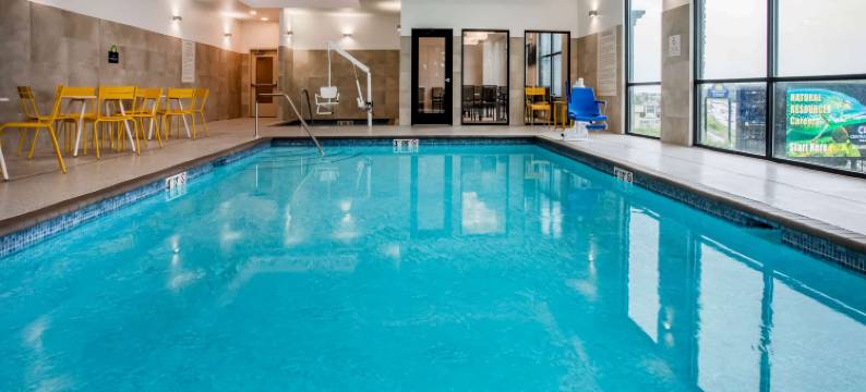 德卢斯米勒希尔购物中心温德姆戴斯酒店(Days Inn & Suites by Wyndham Duluth by the Mall)图片