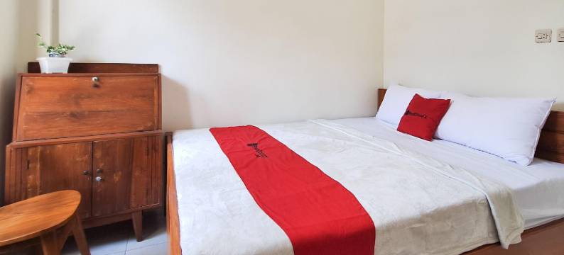 红门酒店-吉瓦岸汽车总站附近(Reddoorz Syariah Near Terminal Bus Giwangan)图片