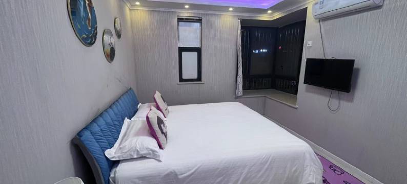 湖景山色民宿(广场四街分店)图片